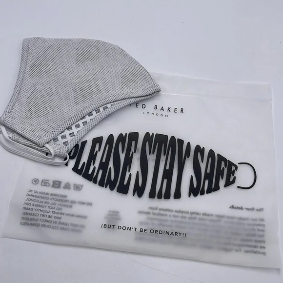 TED BAKER LONDON Reversible Reusable FACE MASK
NWT
OS - Picture 4 of 12